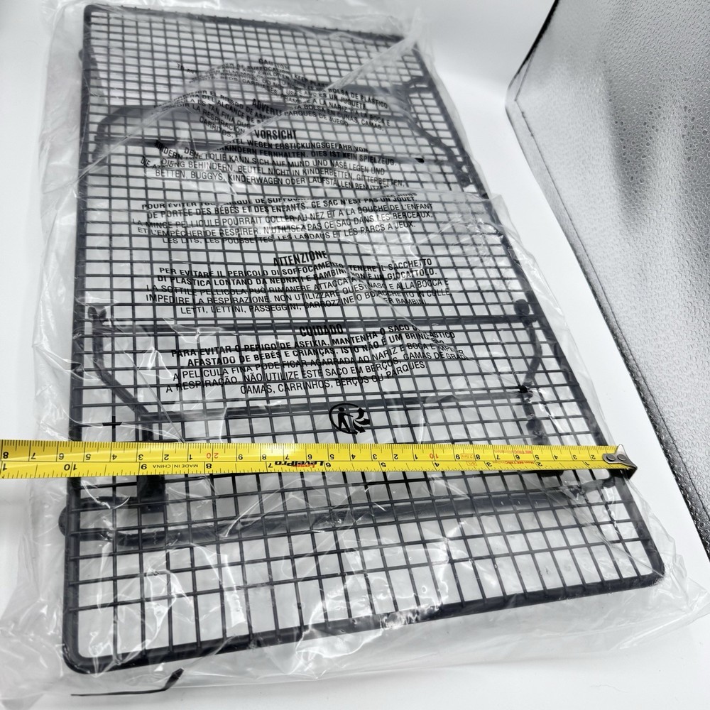 NEW PAMPERED CHEF #1587 One Black Stackable Cooling Rack Rectangle Sealed Bake