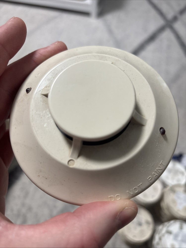 System Sensor 2151 Smoke Detector