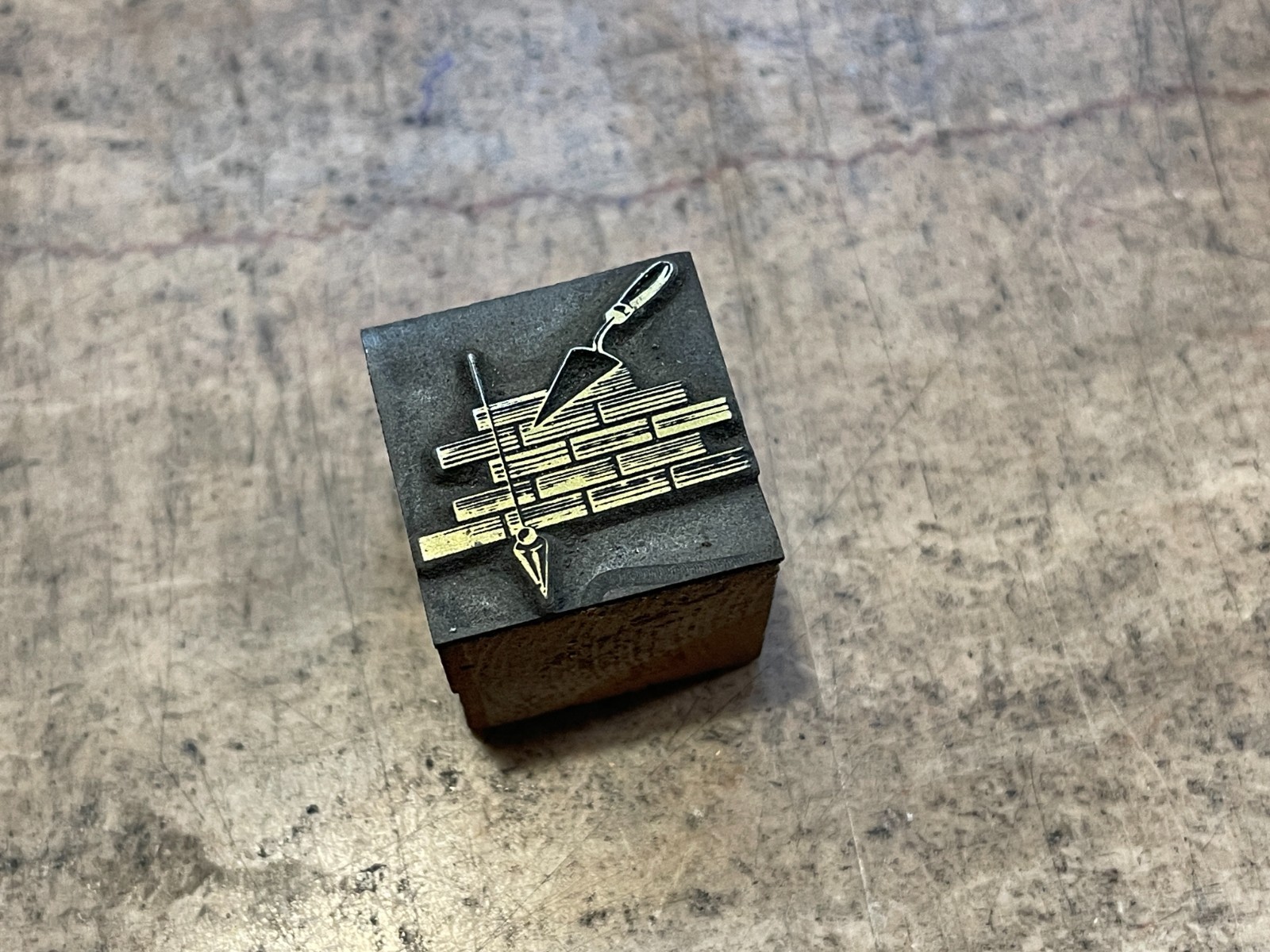 Printing Letterpress Printers Block Brick Mason's Trowel And Plumb Bob (1251)