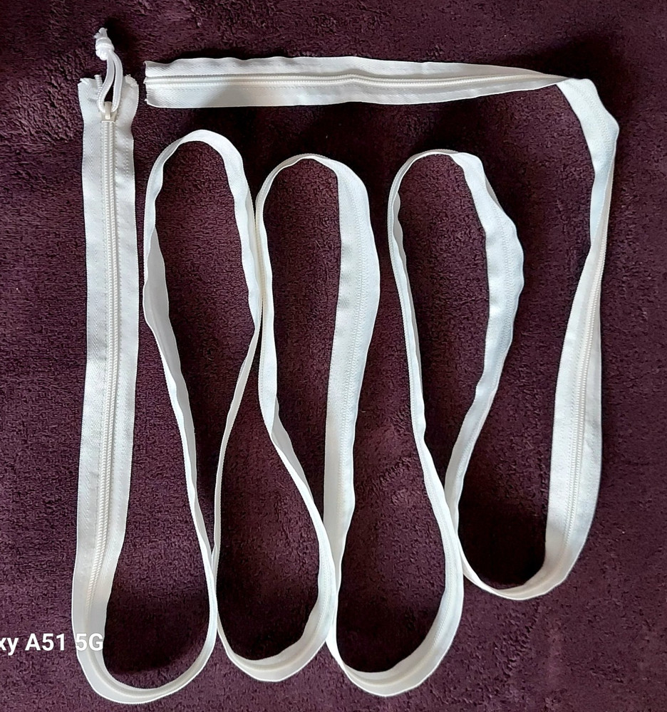 ZIPPER 122 inches White Polyester Zipper - Used