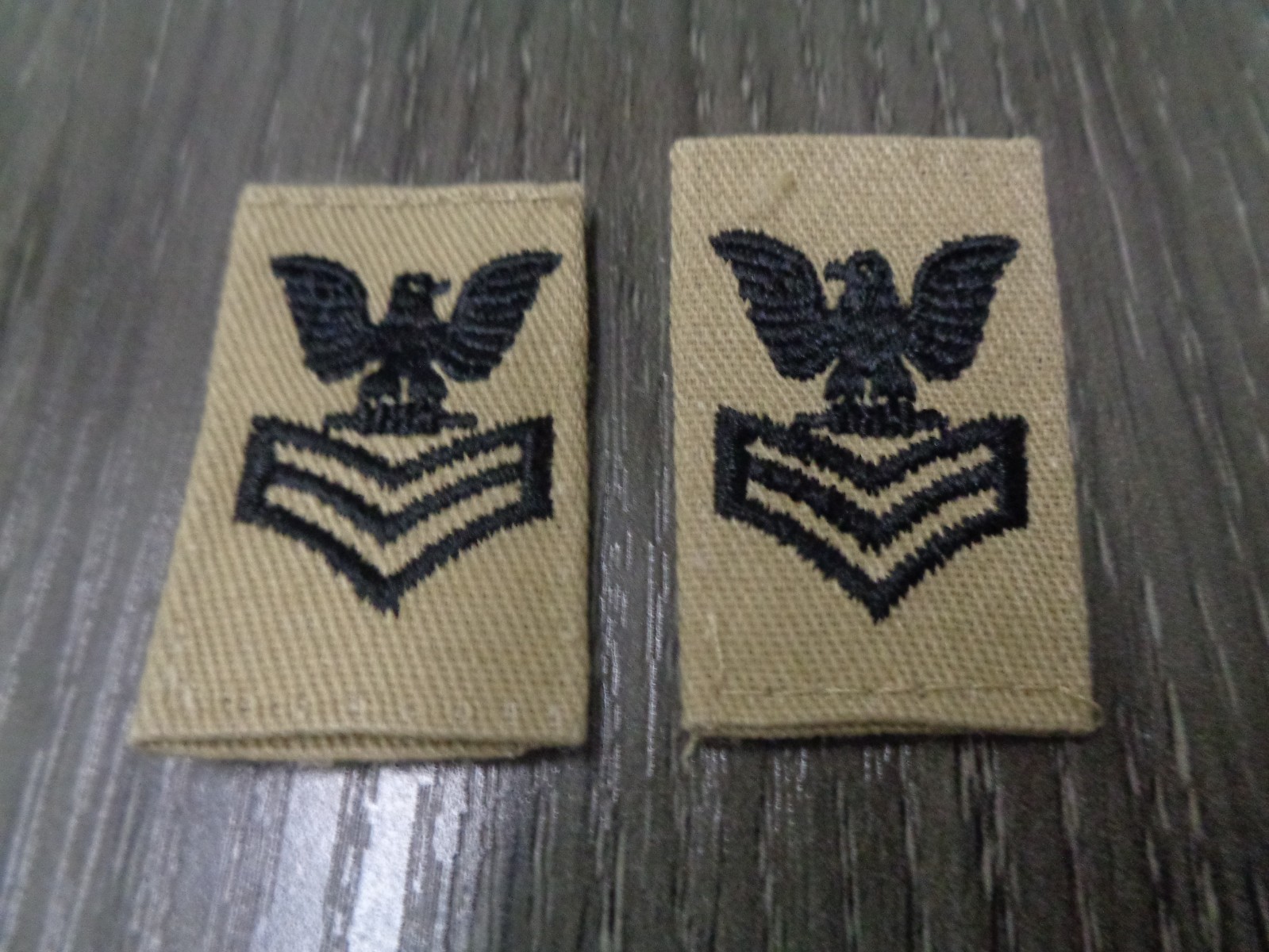 DESERT TAN  USN SEABEE E6 PETTY OFFICER 1ST CLASS COLLAR DEVICE PATCH  USED