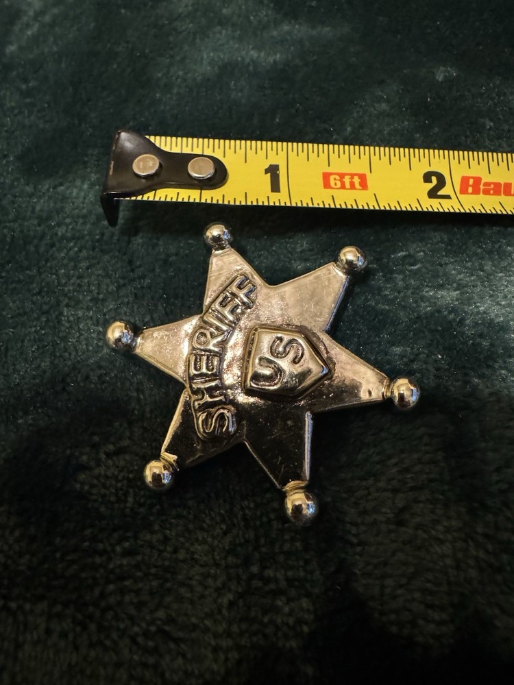 plastic chrome sheriff us badge 35 count