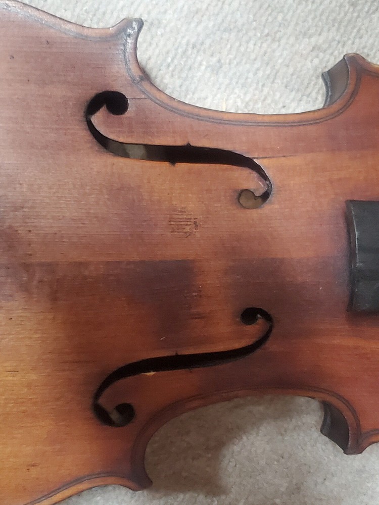 old 4/4 (or 7/8?) Violin violon with a nicely flamed back