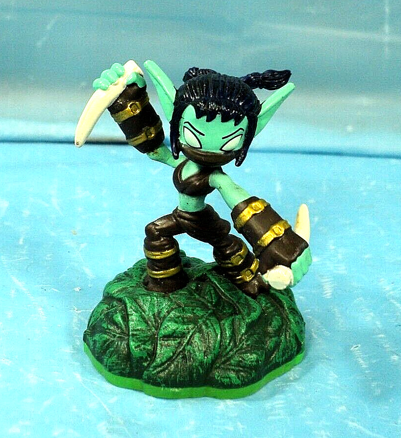 Skylanders Activision 2011 Stealth Elf Figure.