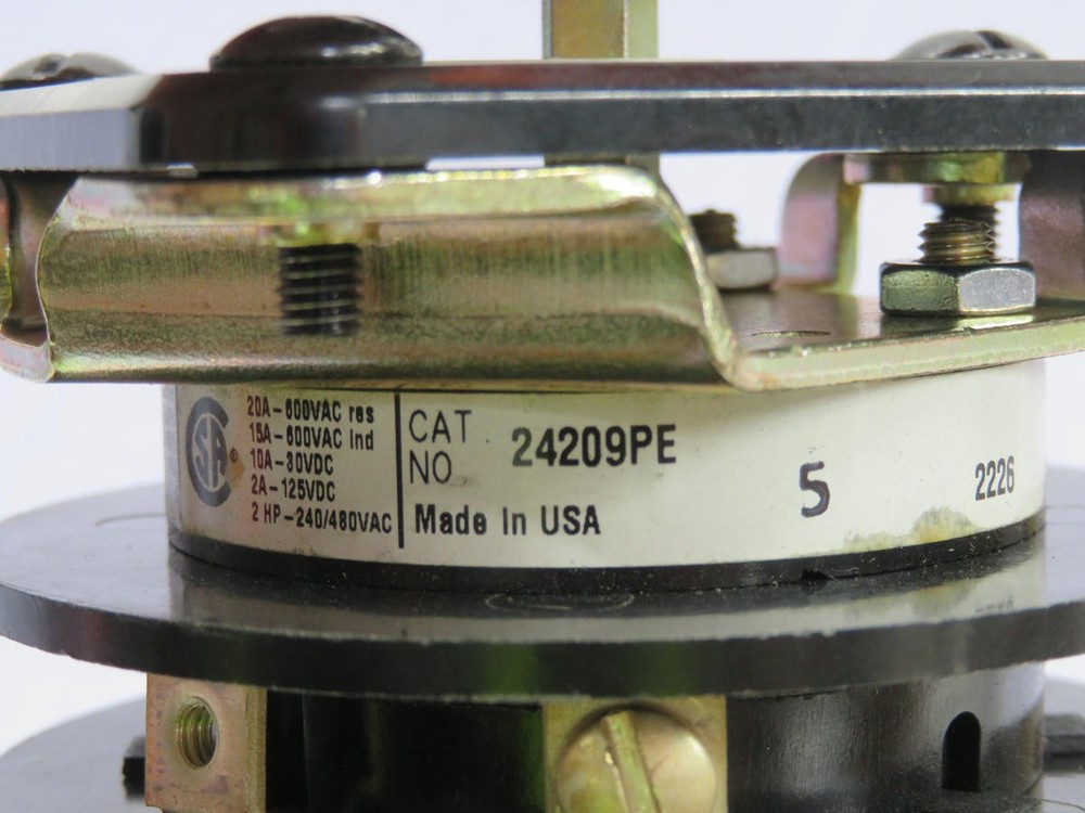 ELECTROSWITCH 24209PE LOCKOUT RELAY SWITCH T217202