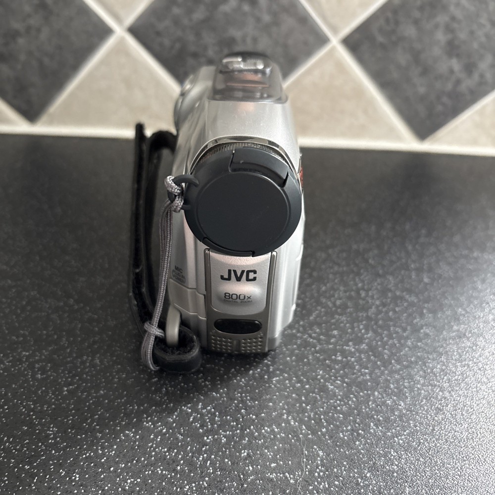 JVC GR-D240EK Digital Video Camera Camcorder, – Untested