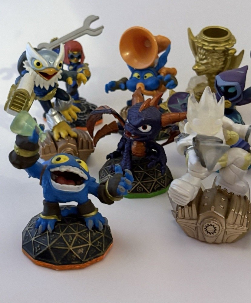 Skylanders Lot of 13 Different Characters
