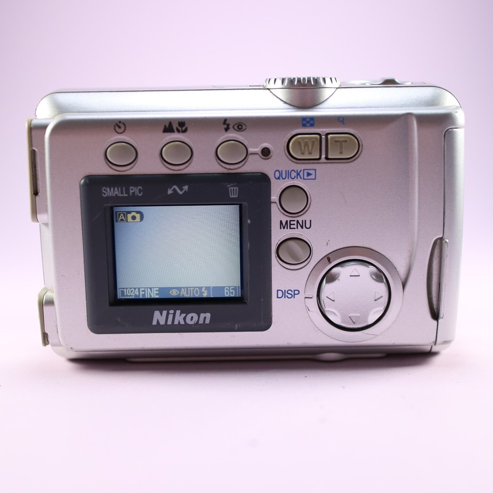 Nikon Digital Camera Coolpix 2000 2.0MP Silver Tested