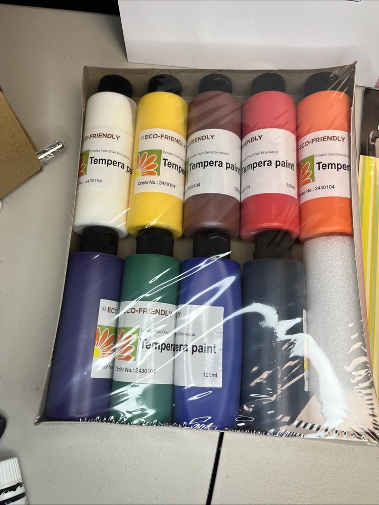 K12 Art E1 Course Kit Tempera Paint Clay Yarn ￼