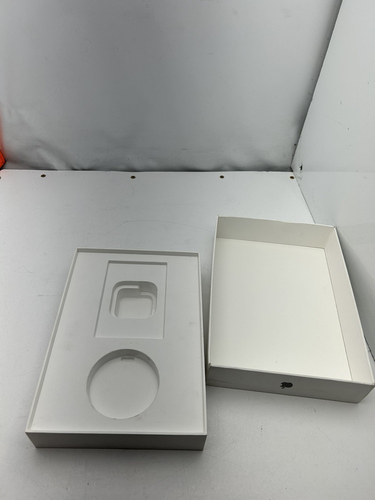 Apple iPad 6th Generation Wi-Fi 32GB Silver A1893 *EMPTY BOX ONLY* MR7F2LL/A