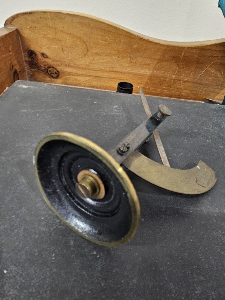 antique Measureing Insrument