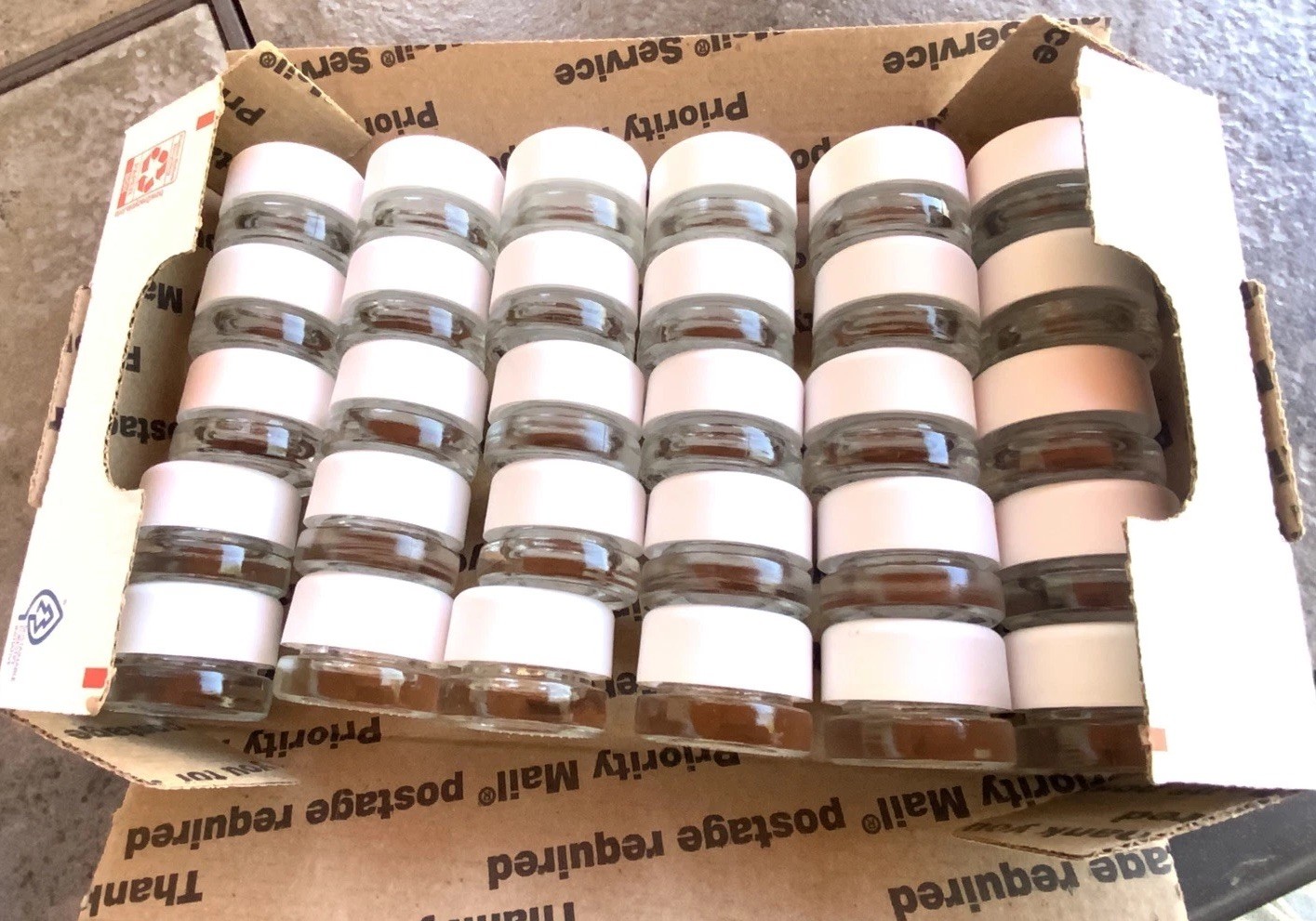 ‘LOT OF 30’ Clear Glass 5ml Concentrate Jars with Child Resistant Caps