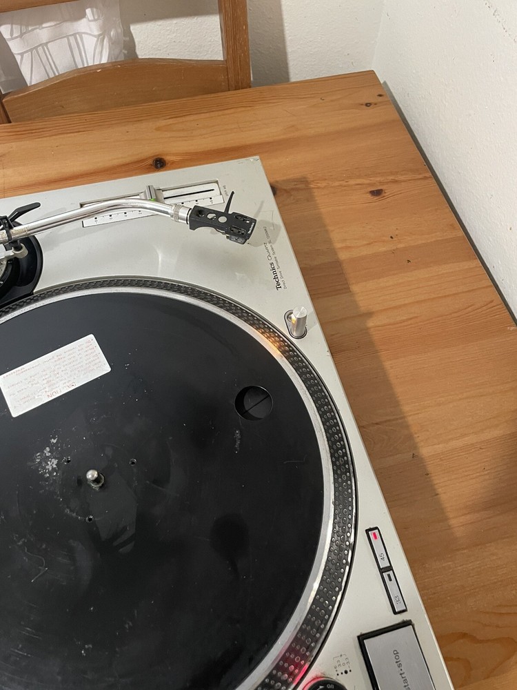 2-Technics SL-1200MK2 DJ Turntables - Silver