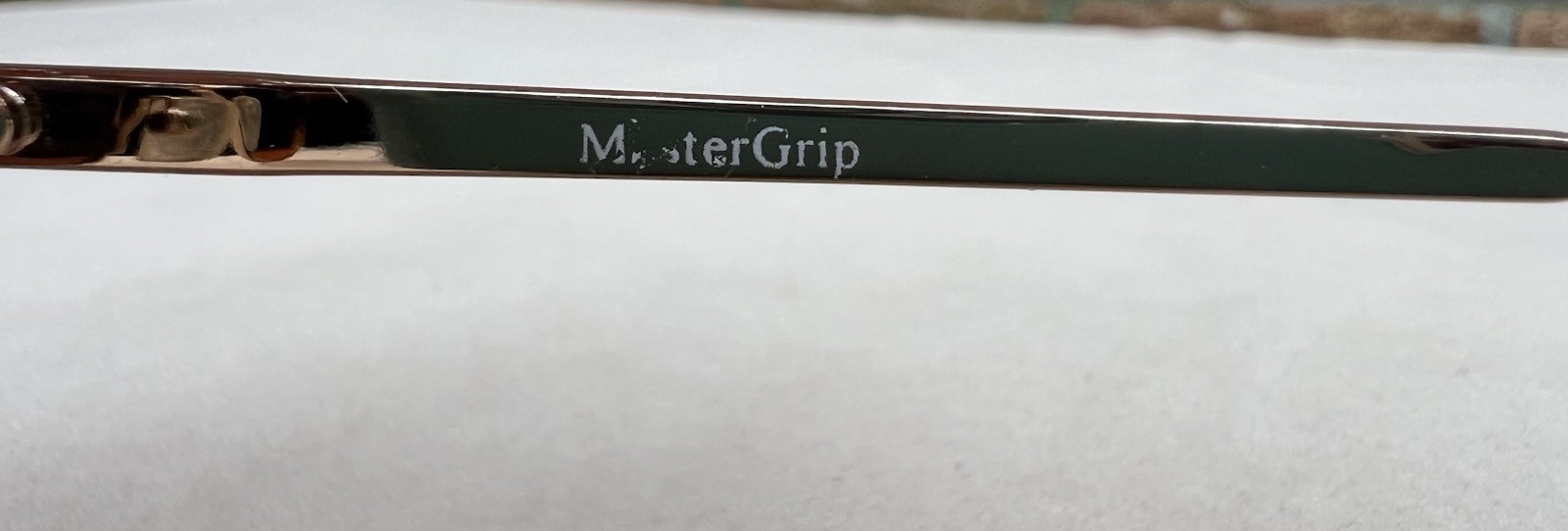 MG Golf Sunglasses Master Grip Aviator - Gold - Black w Clamshell Case Men’s