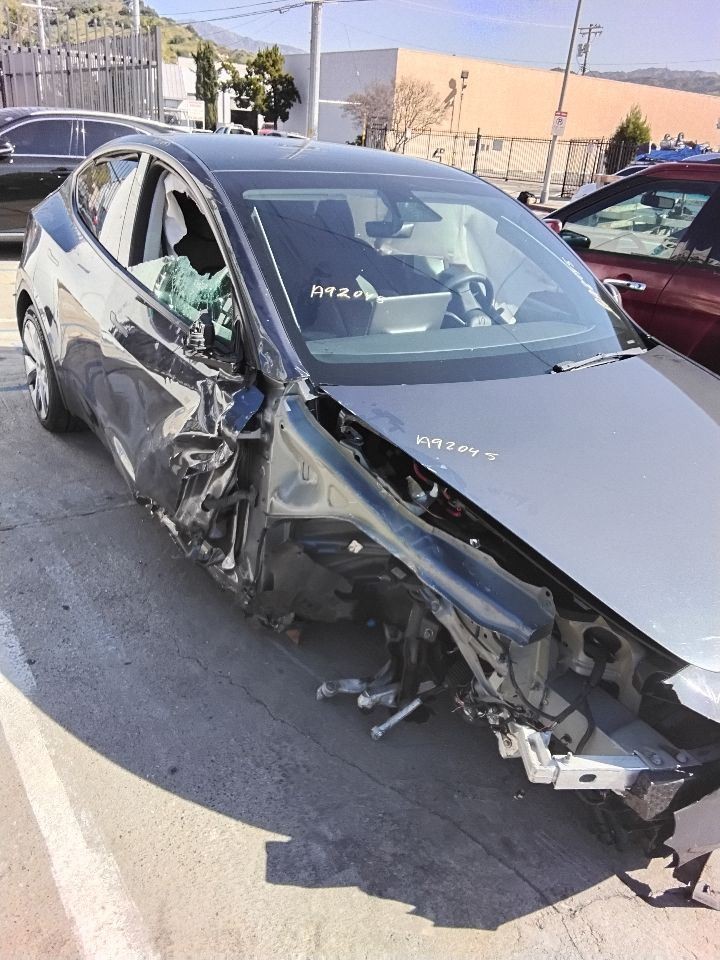 TESLA Y 2021 Camera/Projector 131744