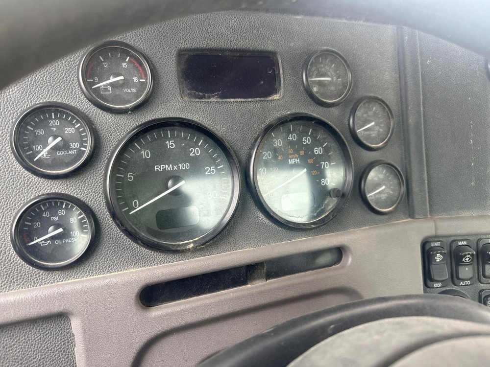 Peterbilt 365 Speedometer Instrument Cluster - Used