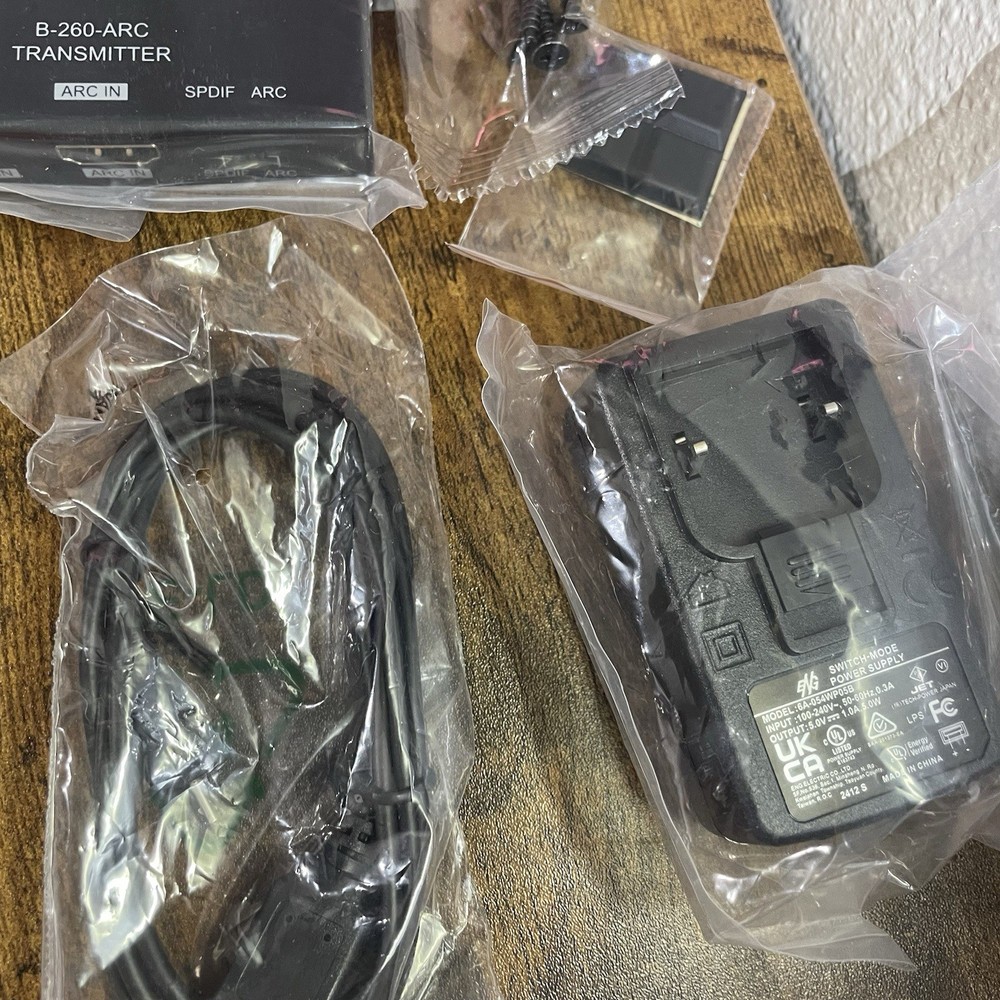 Binary B-260-ARC Audio Transmitter w/ Power Adapter Cables Mount Kit Open Box