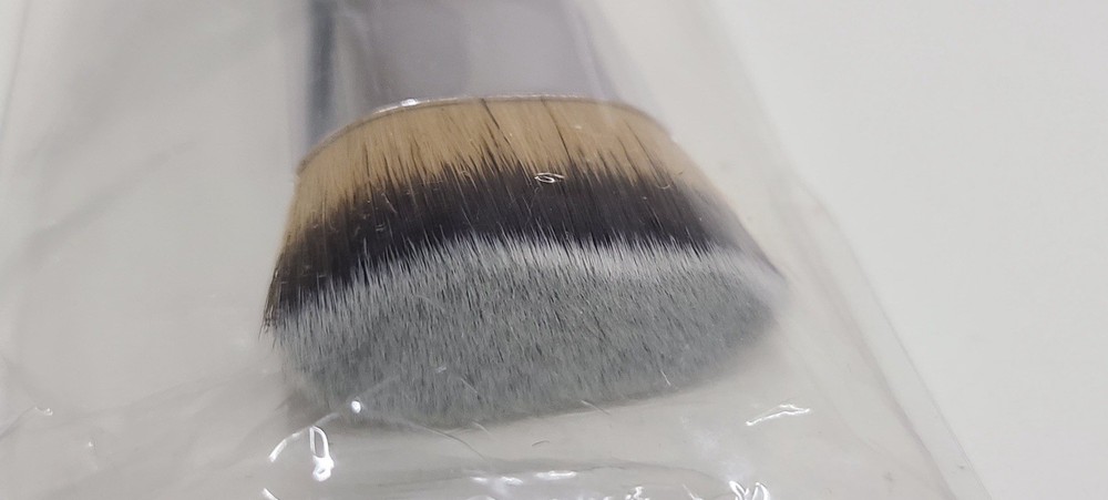 Kjaer Weis Buffer Glow Brush Flat