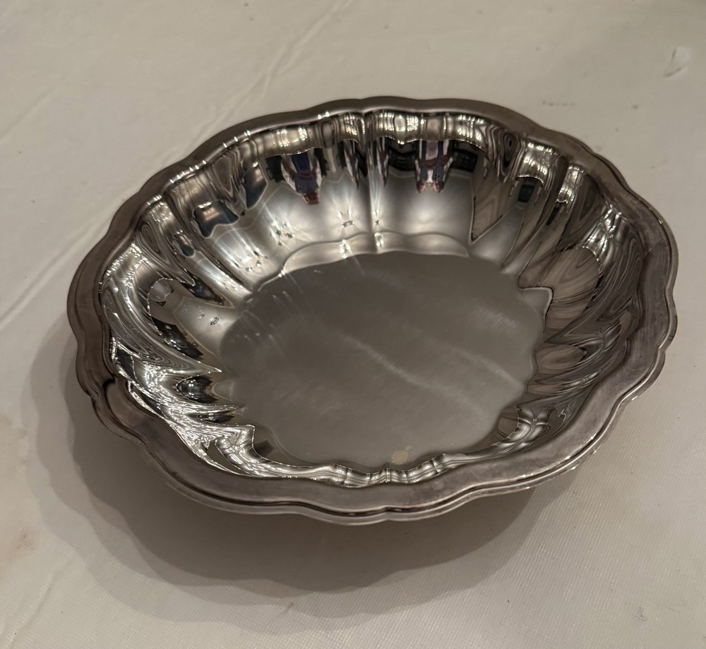 Vintage Oneida Silver Plated Large 10” Bowl