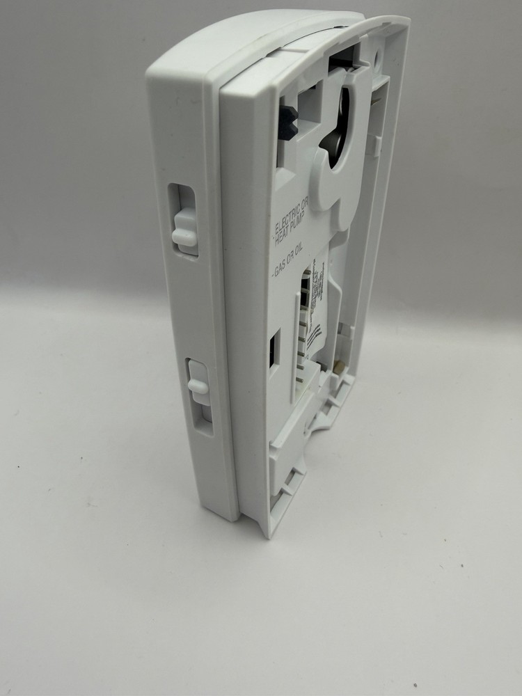 Honeywell PRO TH1110DV1009 Non-Programmable Thermostat