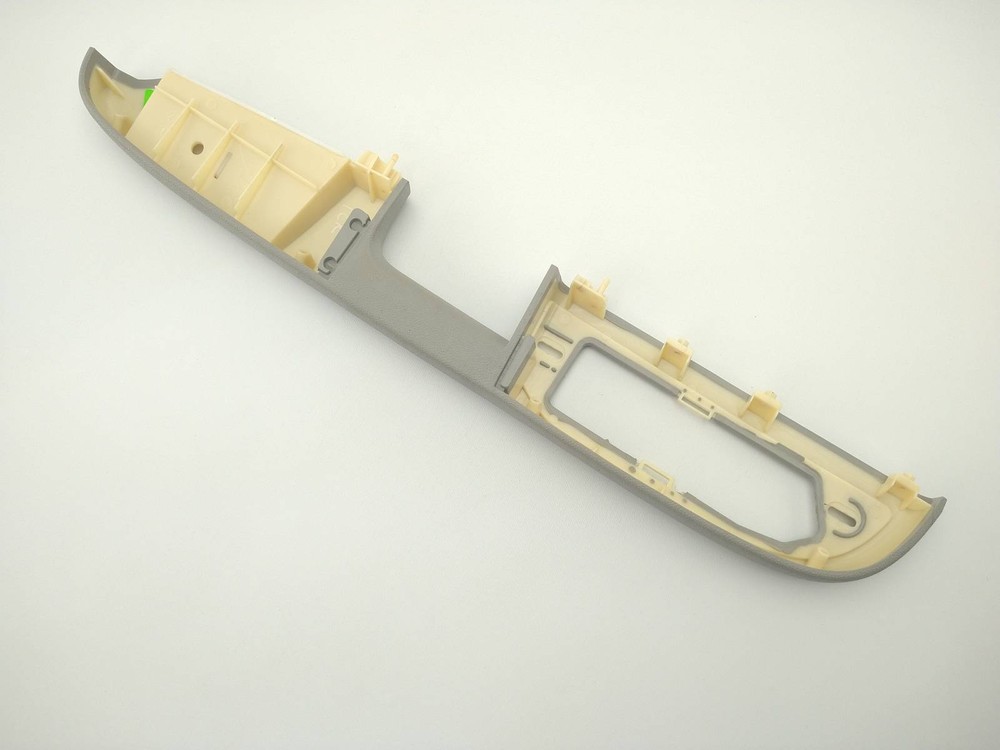 ✅2007-2009 Chevrolet GMC Door Panel Armrest Bezel Light Gray Front RH Right OEM