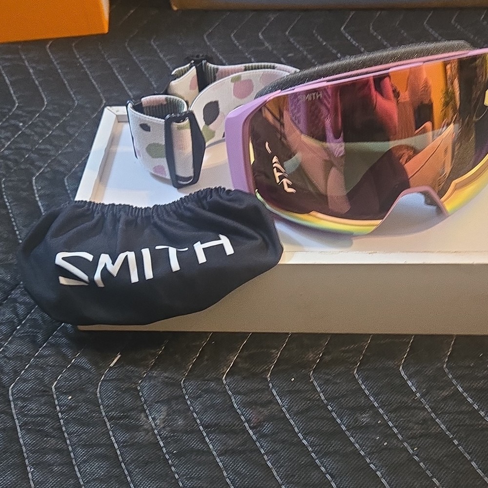 Smith Adjustable Pink Frame Mirrored Ski Goggles for Skiing Snowboarding