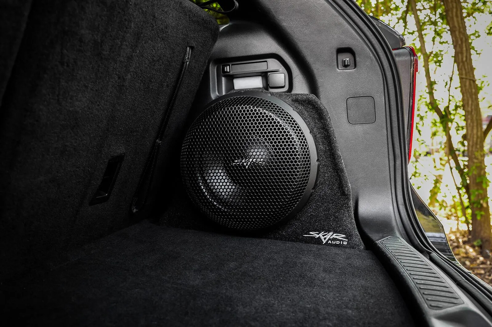 NEW SINGLE 10" 800W MAX SEALED LOADED SUB BOX FITS 2020-2024 FORD EXPLORER