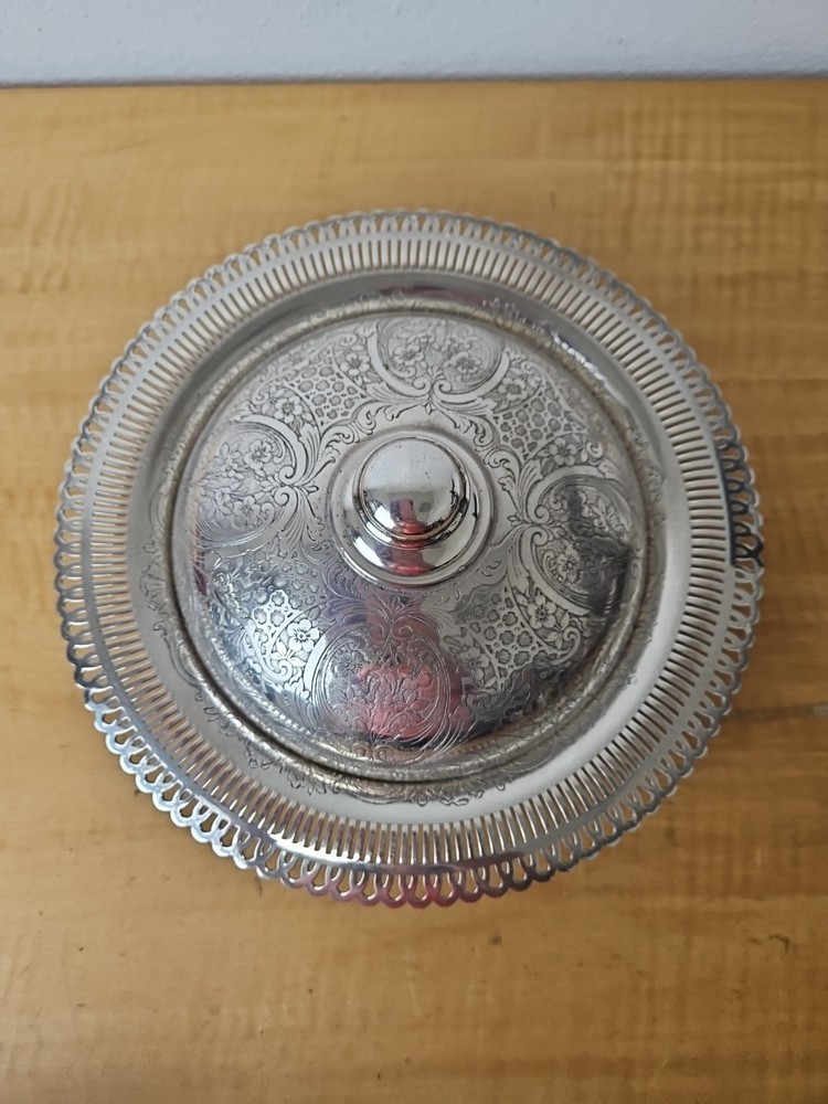 W.B. Mfg Co. Silverplate Lidded and Footed Bowl Pierced Openwork 10"