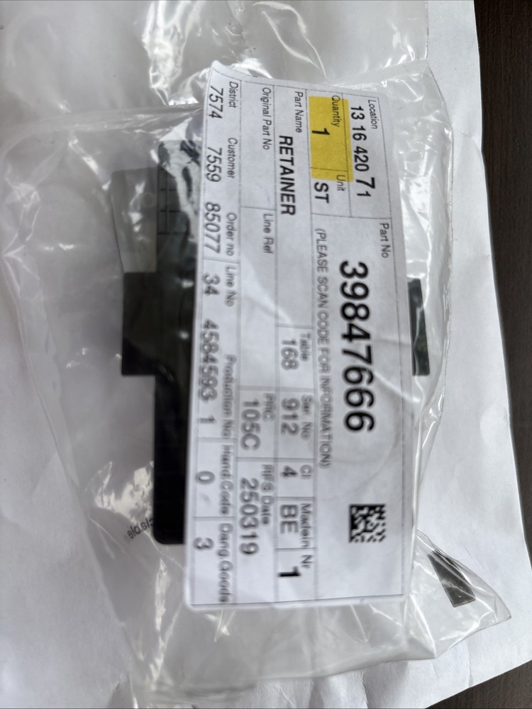 Genuine Volvo Park Sensor Side Bracket 39847666