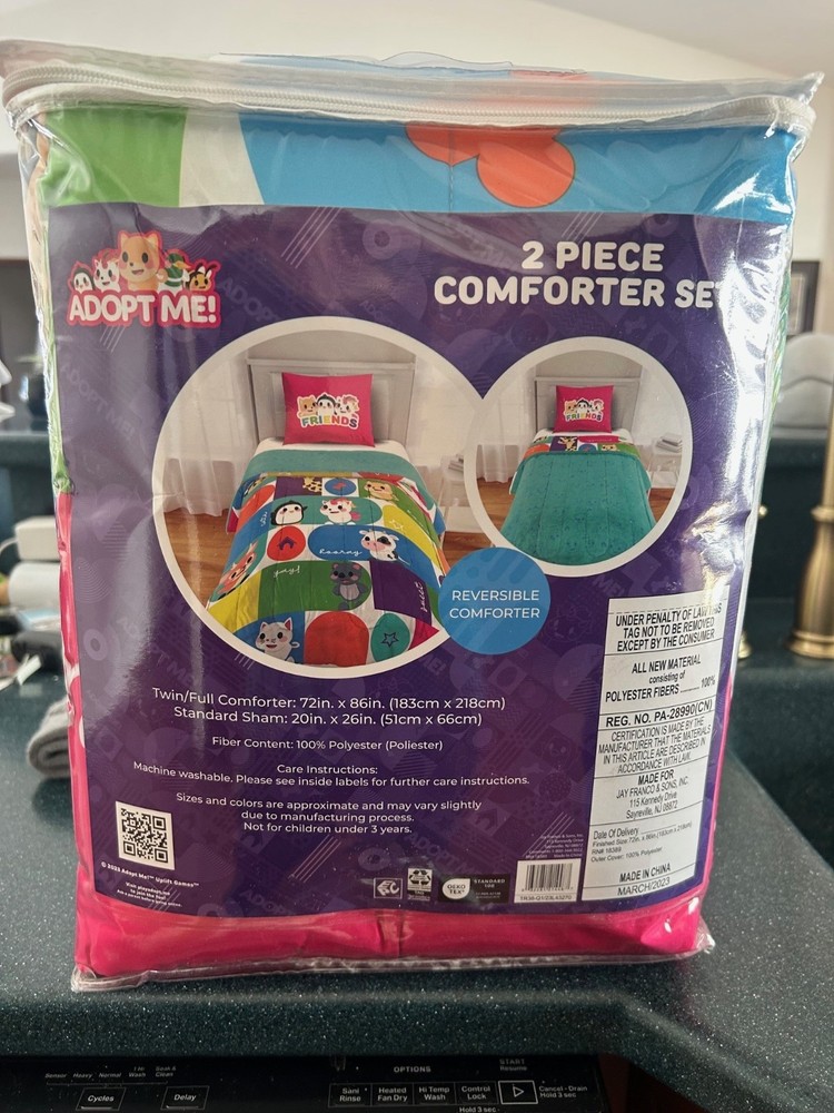 Adopt Me Kids Twin/Full Comforter Set