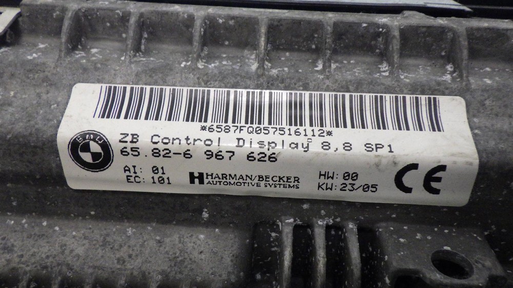 06 BMW 750i Info Screen