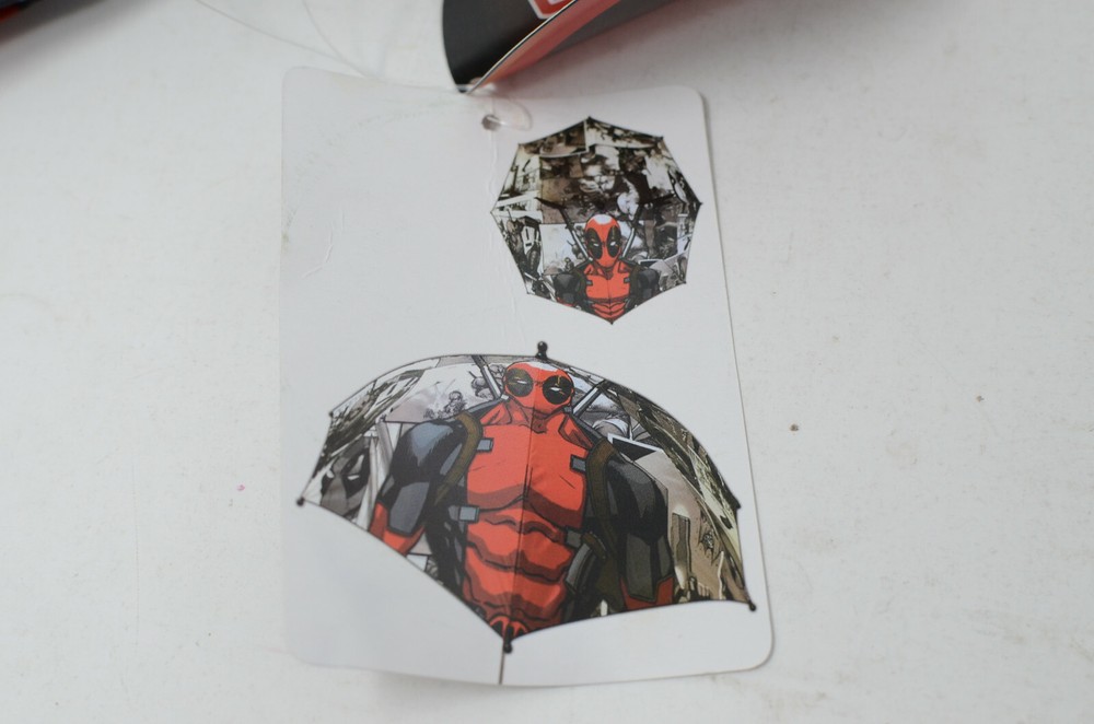 UMBRELLA COMIC PRINT DEADPOOL WHITE/BLACK/RED