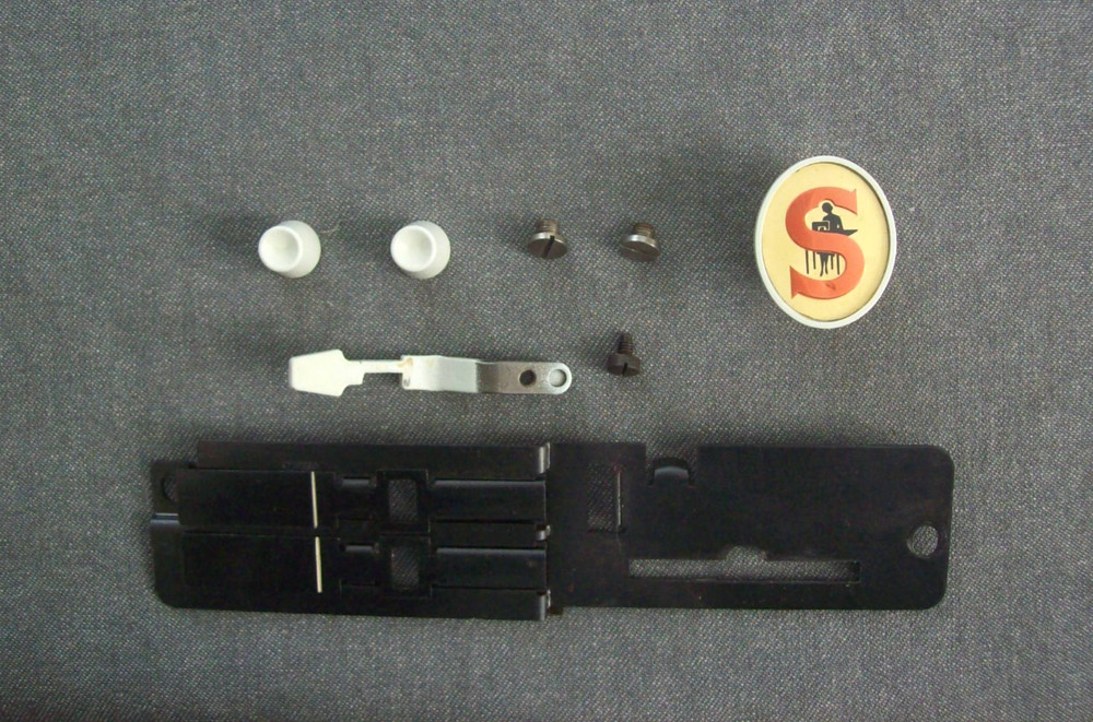 Singer 600E Sewing Machine Front Face Cover Plate Panel, Knobs, & Misc. Parts.