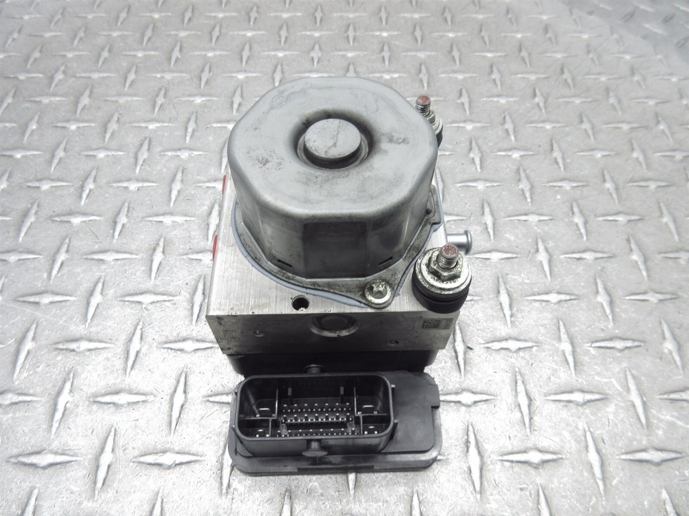 2018 Harley Electra Glide FLHTCU ABS Anti Lock Brake Module Pump Control Unit