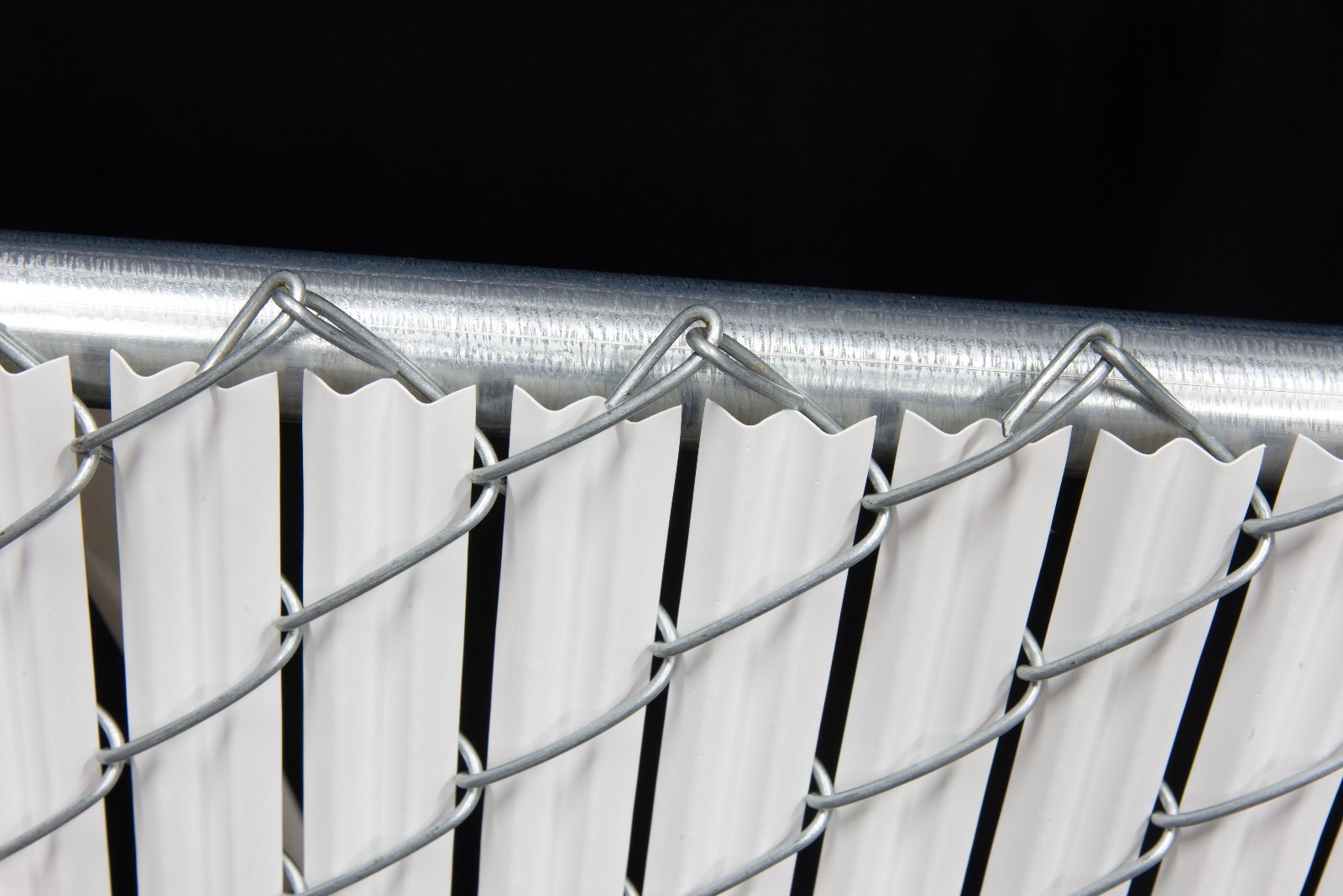 4 ft High White Wave Slat™ Single Wall Privacy Chain Link Fence Slats