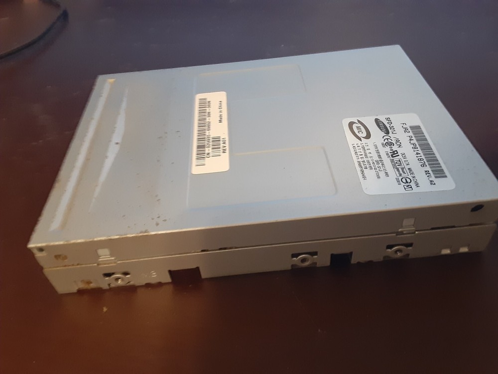 Samsung SFD-321J 3.5" Internal Floppy Drive