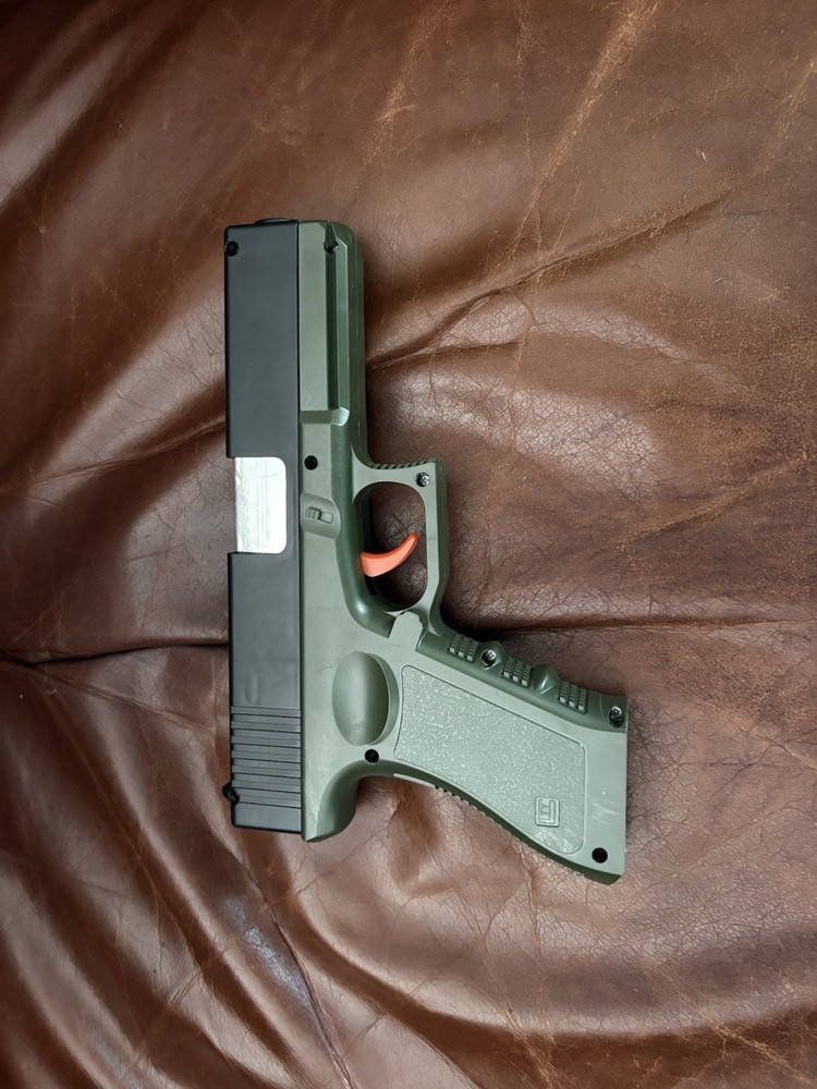Realistic Foam Shooting Plastic Pistol With Attachments