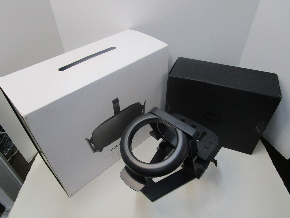 OCULUS RIFT VR HEADSET CONTROLLERS LOT UNTESTED AS-IS NOT WORKING PARTS ONLY 🥽
