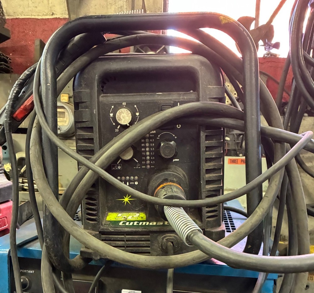 USED THERMAL DYNAMICS CUTMASTER 52 PLASMA CUTTER