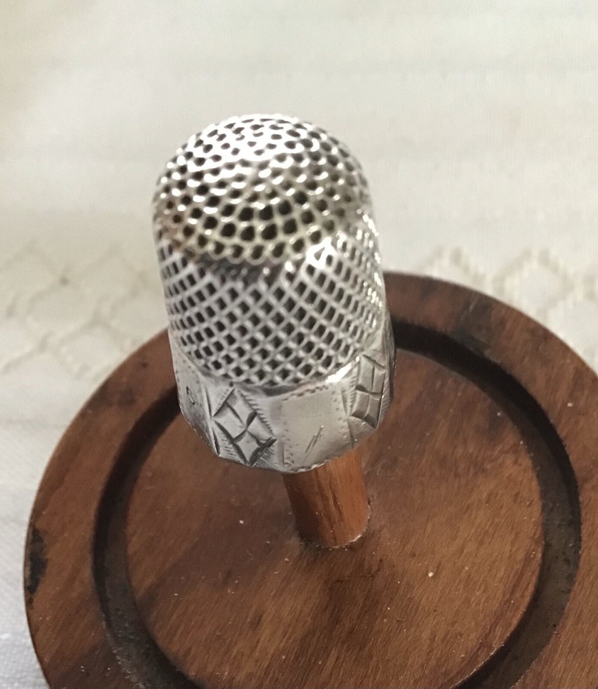 10 Panel Silver Thimble, Size 6, “Anne” Engraved