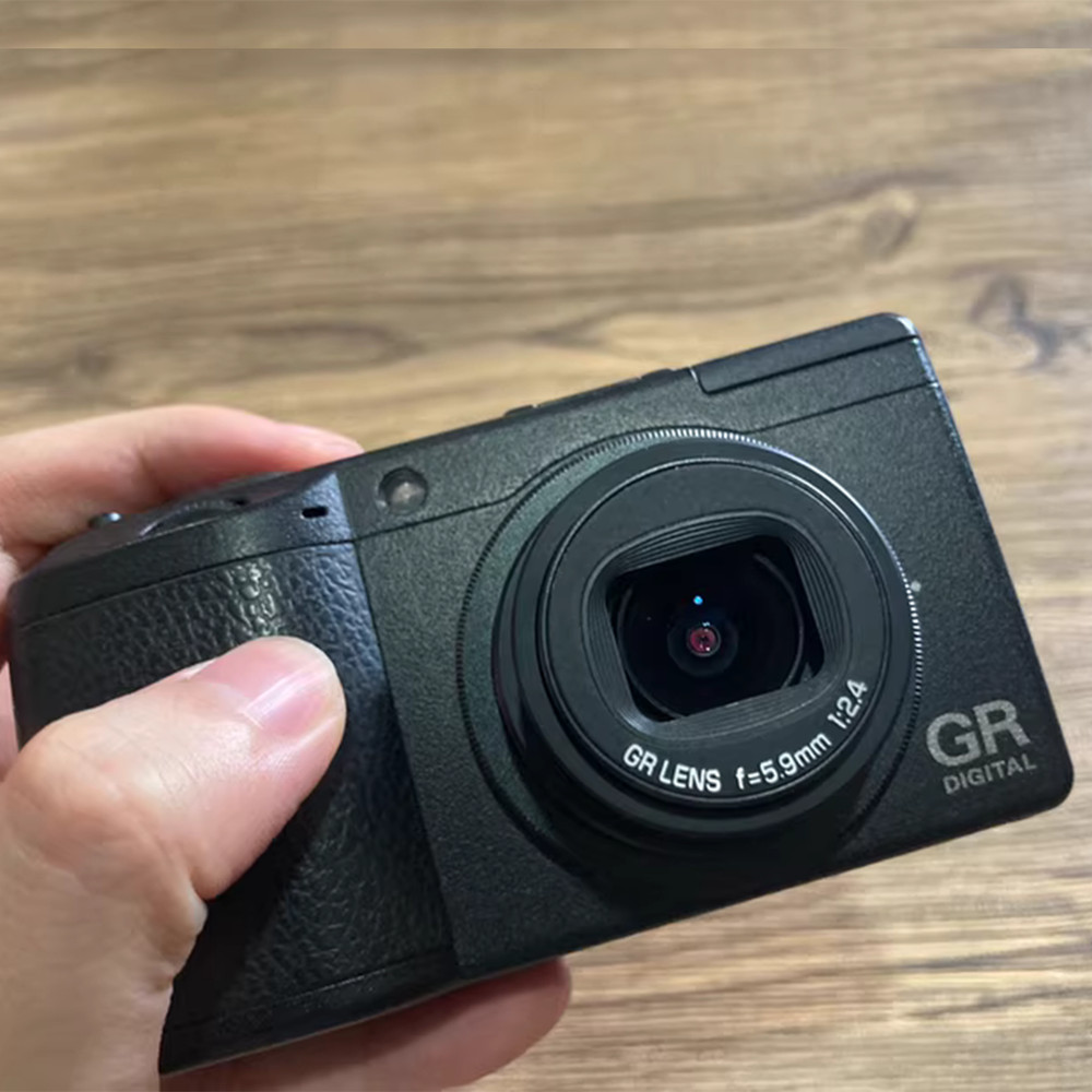Ricoh GR Digital II GRD2 Compact Digital Camera Fully Tested 90% New