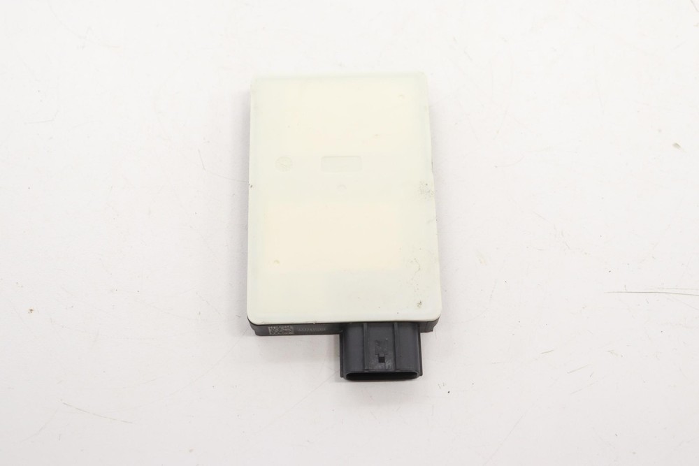 2017 - 2022 CHRYSLER PACIFICA REAR LEFT BLIND SPOT SENSOR MODULE OEM 04672786AB