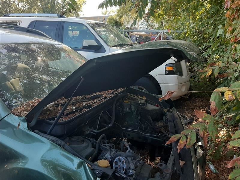 LEGACY 2010 High Mounted Stop Light 843704