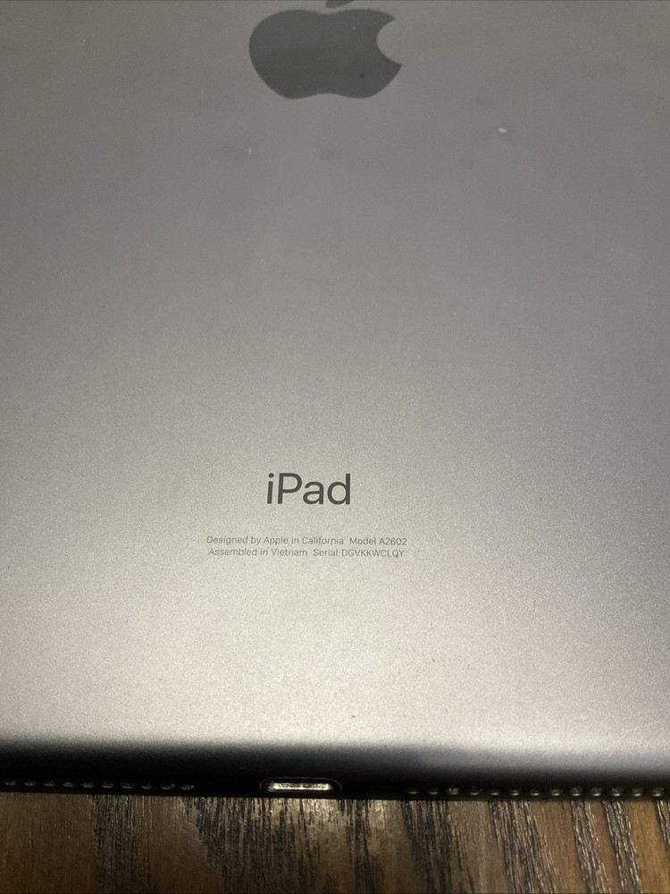 iPad (9th generation) Wi-Fi; 64GB; Silver; Model A2602; Read Description E175