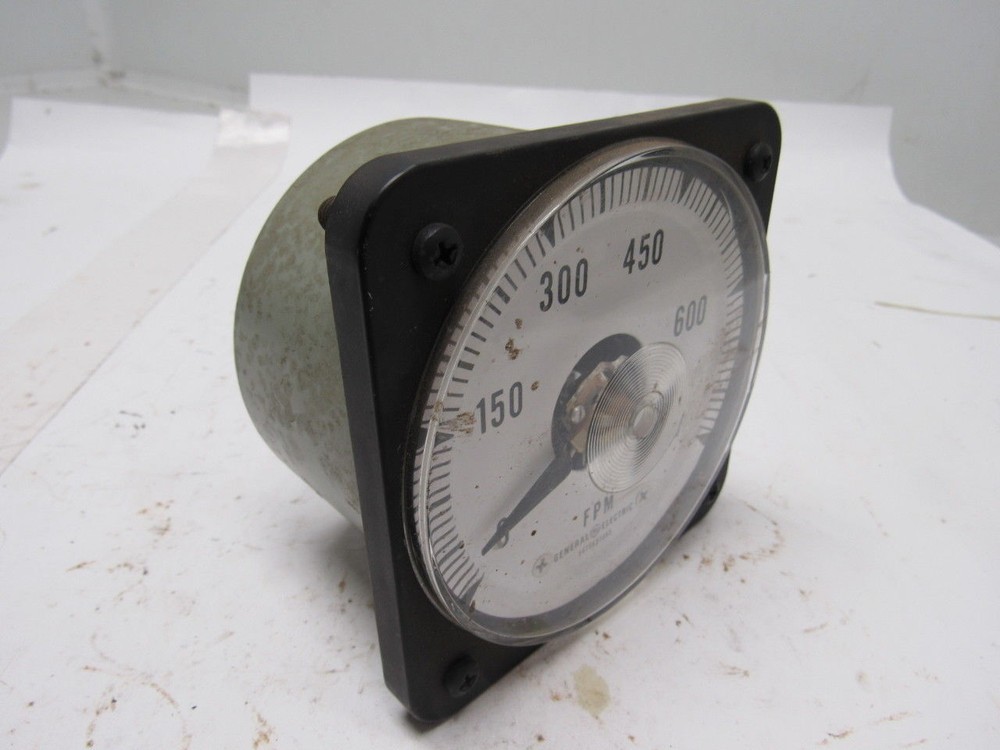 EIL Instruments G.E. Type DB-40 Panel Mount Meter 0-750FPM