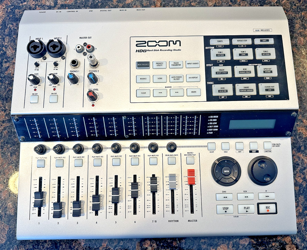 Zoom HD8 Hard Disk Recording Studio - Complete 8-Track Digital Studio