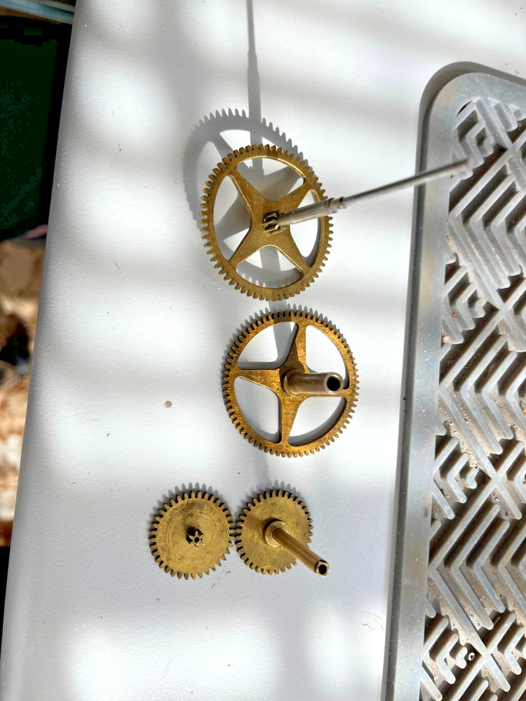 Banjo Clock Motion works plus center shaft