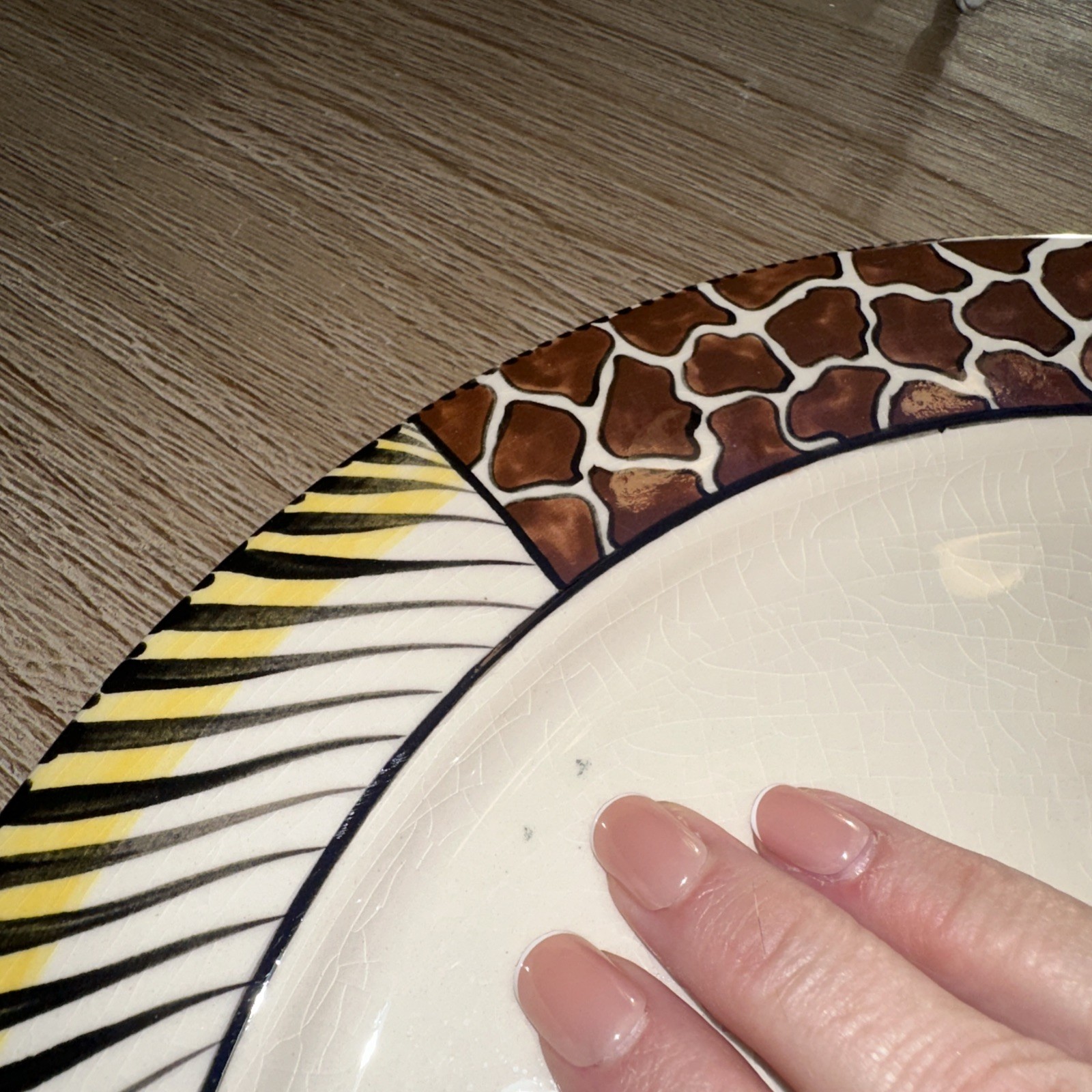 Penzo Zimbabwe Hand Painted 12.25 In Plate Lion Signed 2008