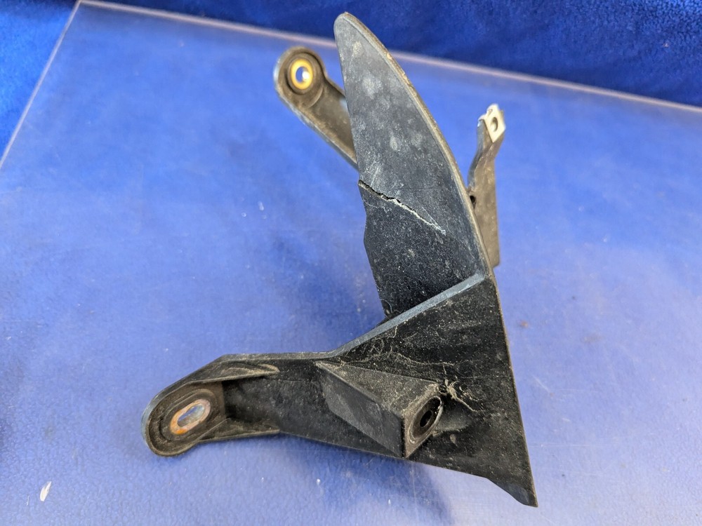 2011-2014 PORSCHE CAYENNE - LEFT LANE Change Assist Control Module Bracket