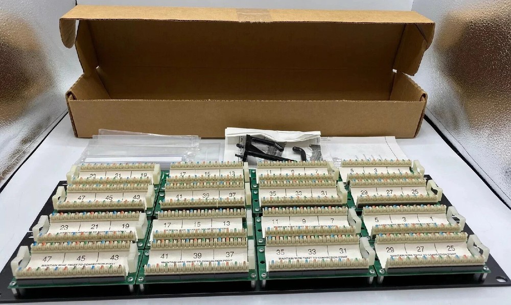 (NEW OPEN BOX) P5E24BF HUBBLE Patch Panel, Cat 5e, Front Access, T568B, 24-Port